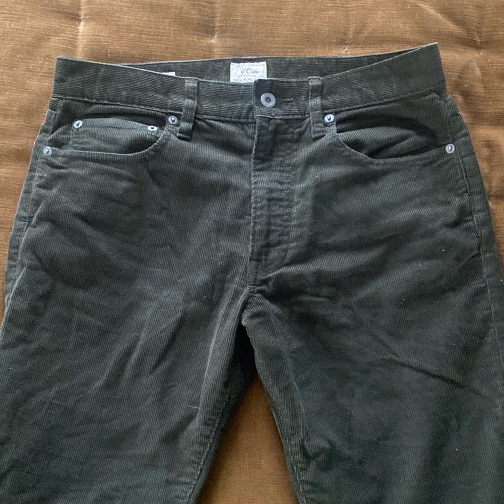 Brand NEW!!   J.CREW men’s green corduroys in size 30x34!!